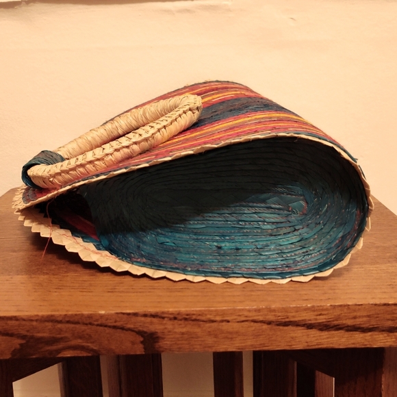 Rainbow 🌈 Straw Purse w Circular Handles. - Picture 3 of 11